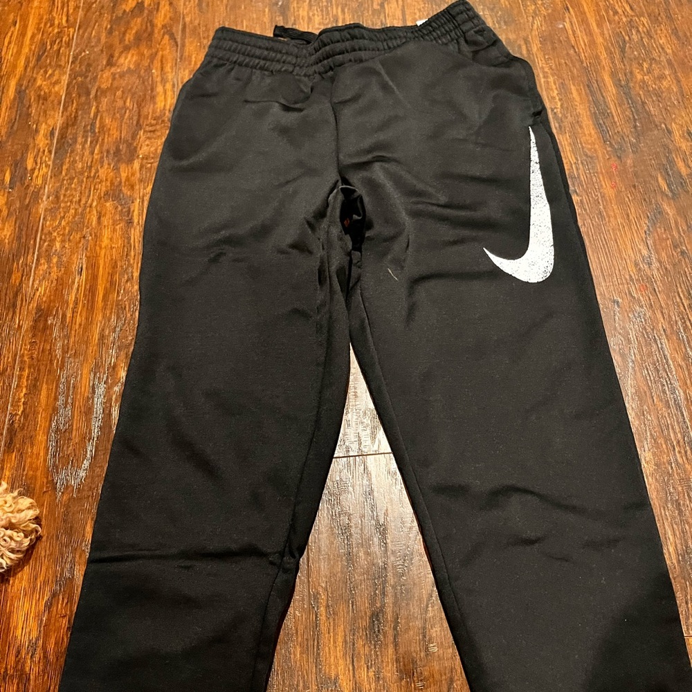 Nike new with tags sweatpants size 10-12 boy
